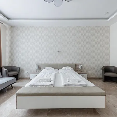 Marble Royal Suite & Studio- Near The City Park Budapest Exterior photo